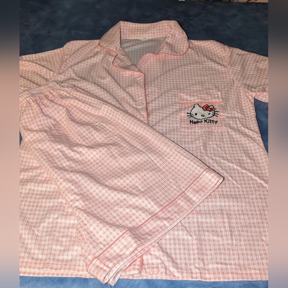 🆕Hello Kitty Miniso Gingham Short PJ's - Picture 9 of 9
